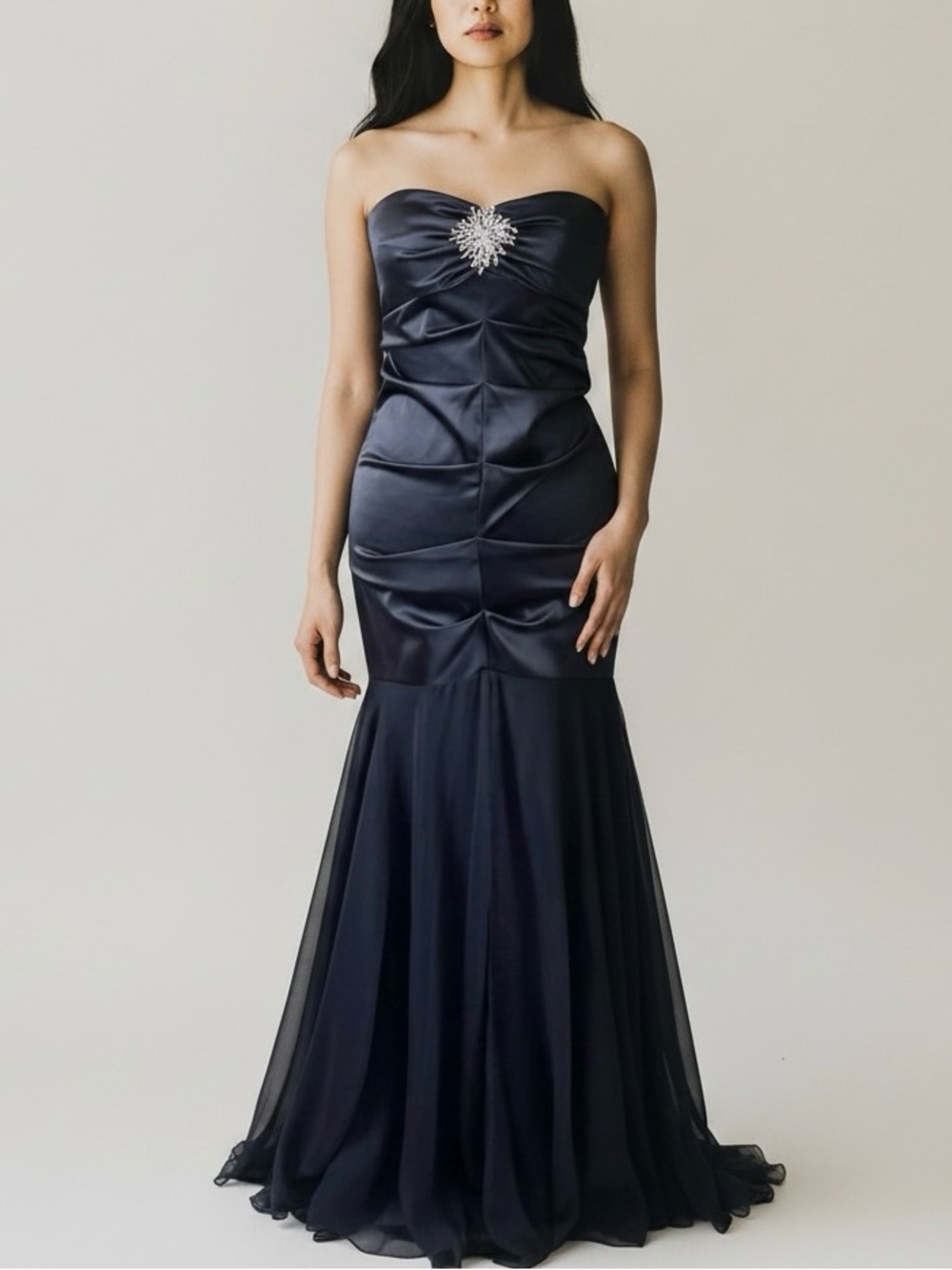 Faviana Glamour Line Black Ruched Satin Mermaid Prom Dress Size 1/2